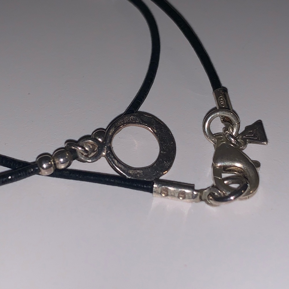 Silpada Vintage Hammered Sterling Circle & Black Leather Necklace - Picture 4 of 6